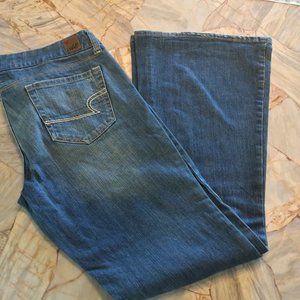 AE American Eagle Real Flare Light Wash Jeans Pants 8